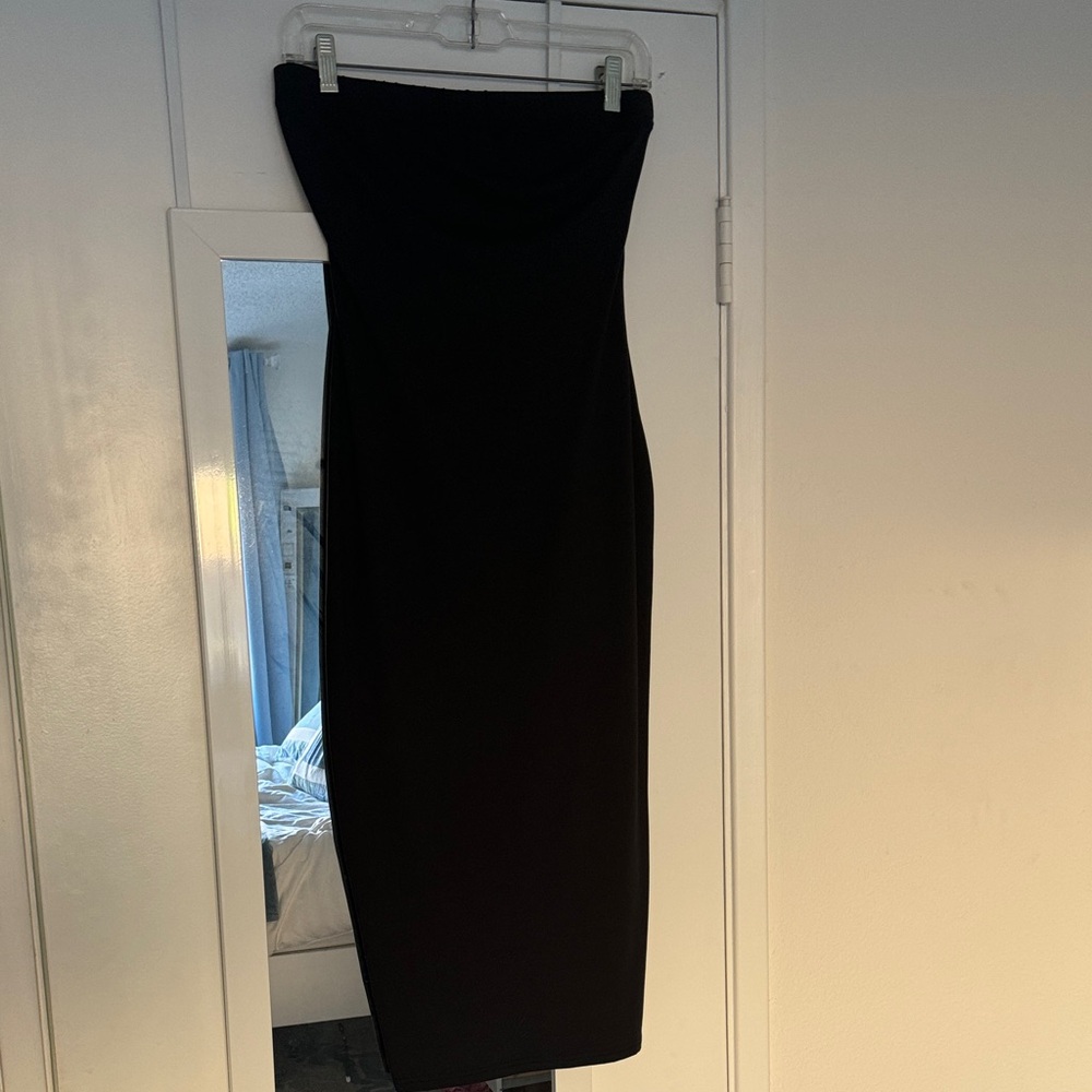 Elegant Black Strapless Dress